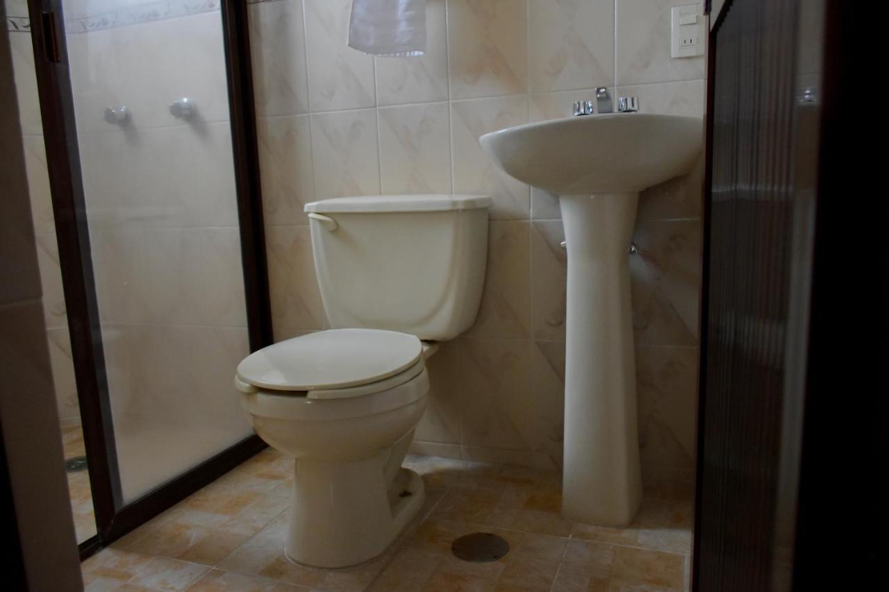 אישטפאן דה לה סאל Hotel Yara מראה חיצוני תמונה