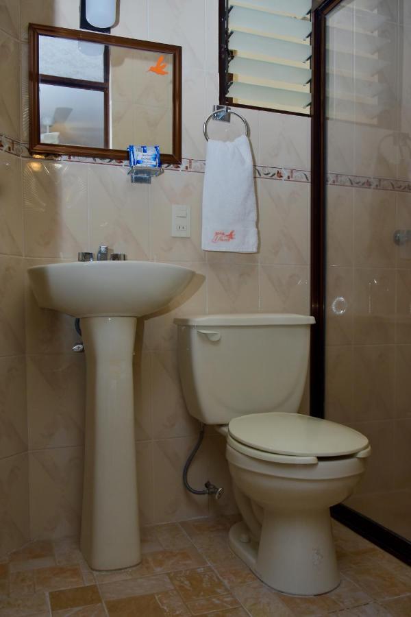 אישטפאן דה לה סאל Hotel Yara מראה חיצוני תמונה